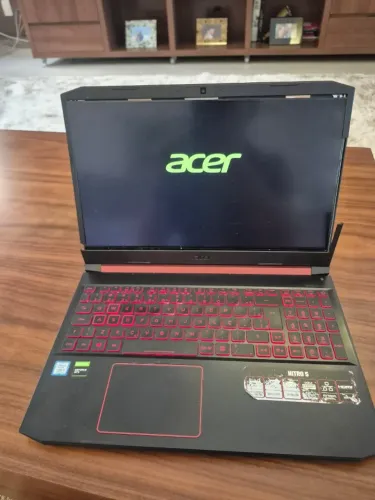 Notebook Nitro 5, i5 9300H, 8Gb RAM, GTX 1650, HD 1Tb, SSD 128Gb (Dobradiça quebrada)