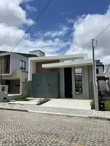 Casa Nova em condomínio fechado com 3 suítes 105 m²