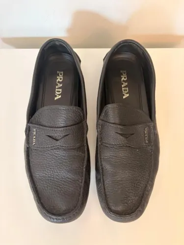Sapato Prada couro preto original tam 41 mocassim luxo - couro granulado (pebbled leather)