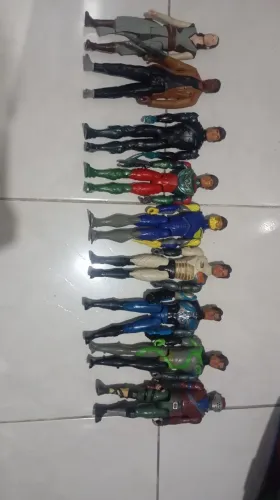 Vendo bonecos originais(STAR WARS, MAX STEEL E FORTNITE