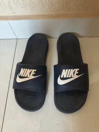 Vendo chinelo Nike tamanho 44