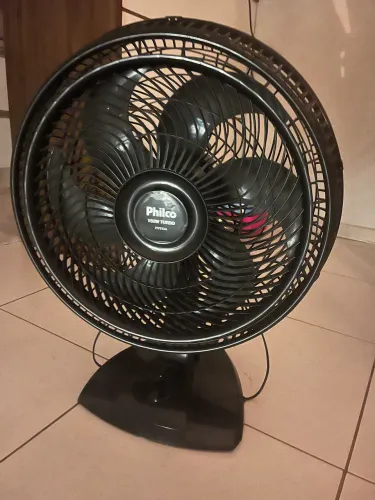 Vendo quase novo Ventilador de Mesa Philco PVT41A 47cm 6 Pás 3 Velocidades Preto