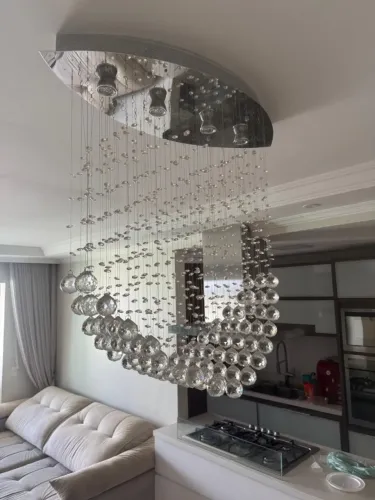 Lustre de Cristal Moderno em Cascata | Base Oval Cromada | Grande