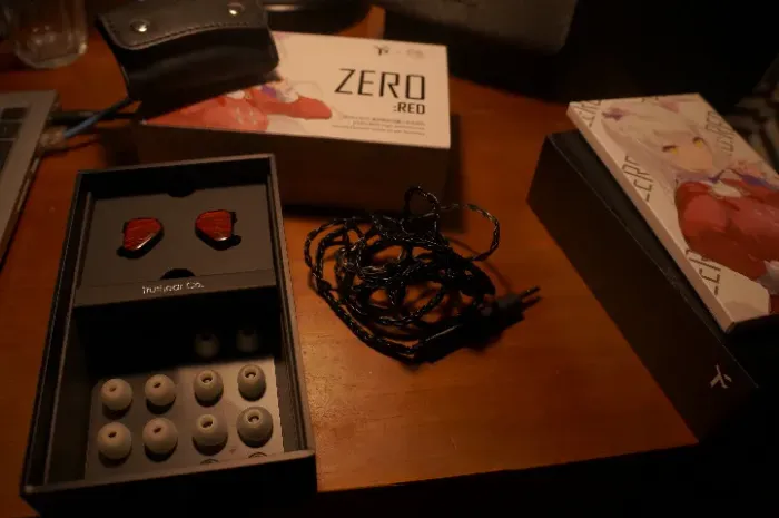 fone de ouvido IEM Truthear Red