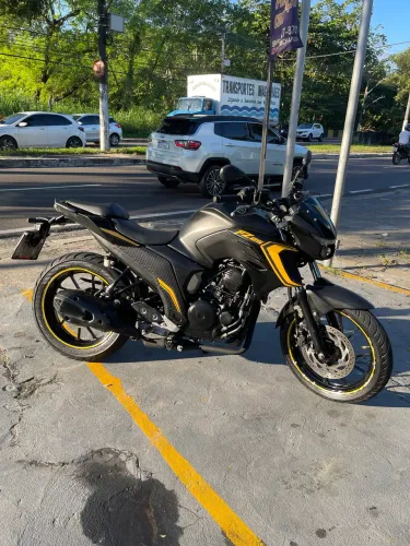 Yamaha f25 fazer Limited 
