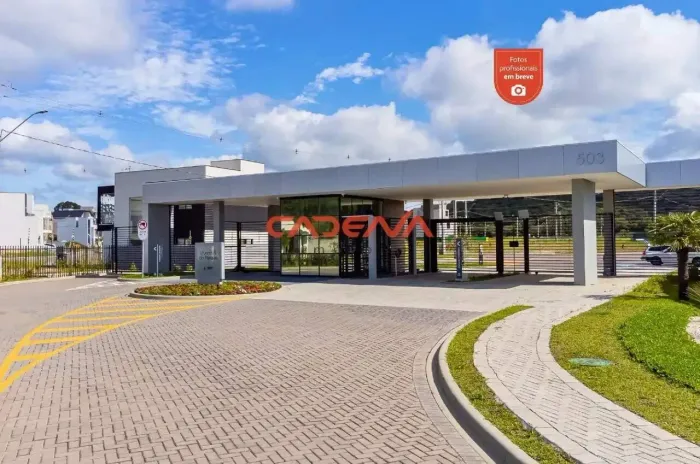 Casa com 3 suítes e 2 vagas à venda no Santa Cândida