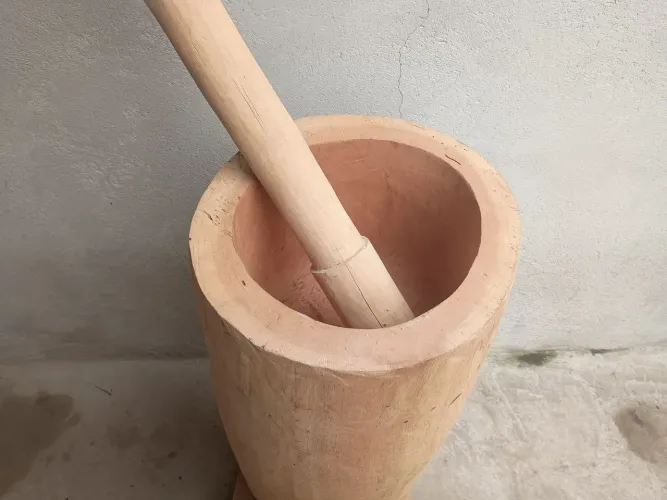 Pilão feito a mão 