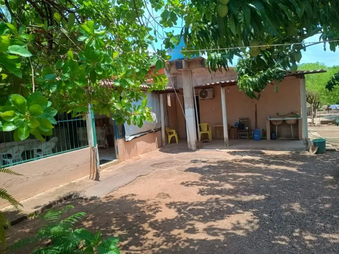 Vendo sítio ou troco por casa na cidade Cuiabá