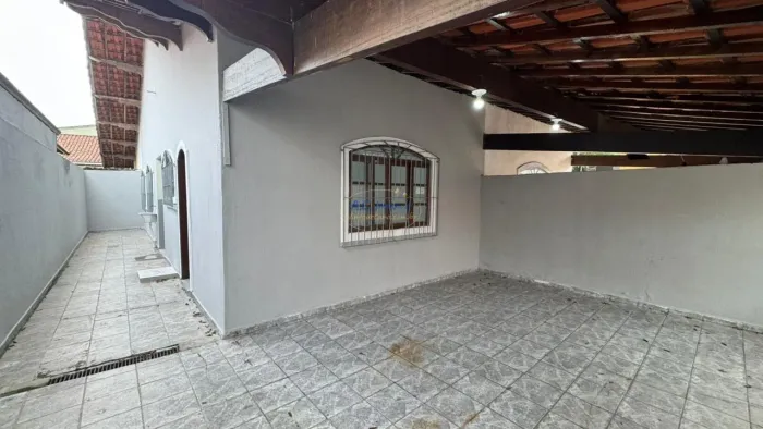 Casa em Vila Tupi - Praia Grande
