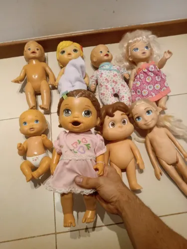 Lote de bonecos 50 reais tudo