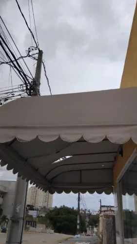 Toldo usado medindo 1,5m X 3,0m