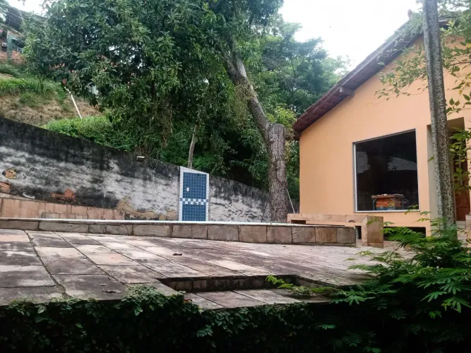 Alugo ótima Casa