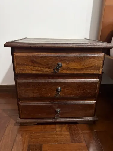 2 Criado Mudo de Madeira Maciça