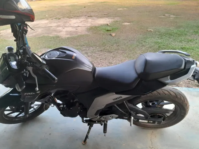 Yamarra FZ25 Moto top