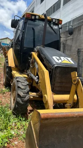 Retroescavadeira Caterpillar CAT 416E 4x4 cabinada 