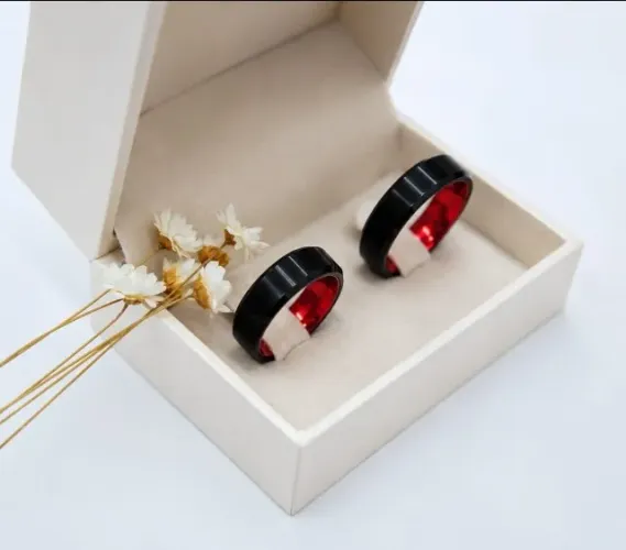 PAR DE ALIANÇAS DE TUNGSTÊNIO BLACK/RED - 6MM DE LARGURA - MODELO ITALIANO/CHANFRADO