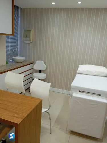 Consultório médico todo mobiliado no MOINHOS