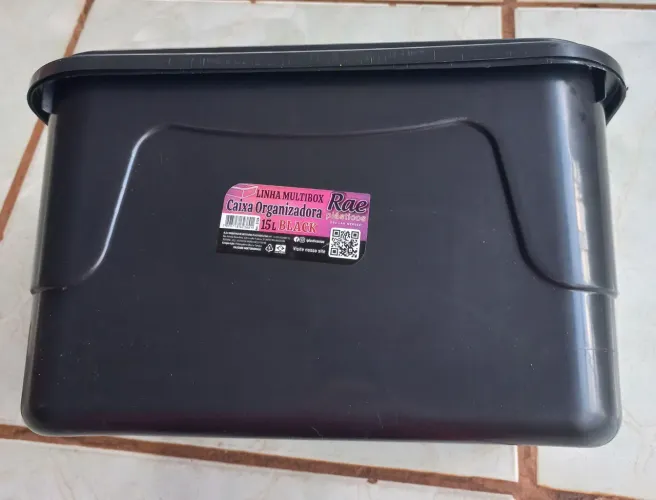 Vendo uma caixa organizadora 15 litros