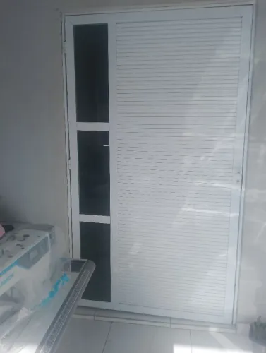 Porta de Alumínio Branco Completa (Com Batente e Chave) - 1,20 x 2,10m