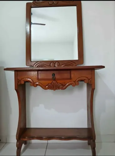 Aparador com espelho