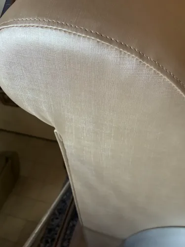POLTRONA DE CORINO COM PÉS DE AÇO