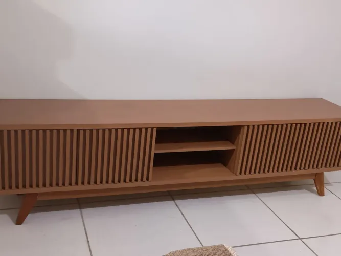 Rack bancada 4 portas ripado 