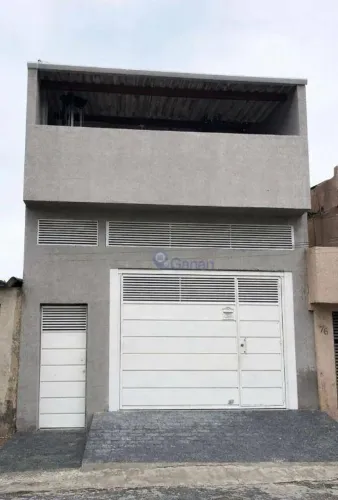 SOBRADO REFORMADO + RENDA DE R$ 3.100/MÊS | 3 QUARTOS | ACADEMIA | 3 CASAS ALUGADAS