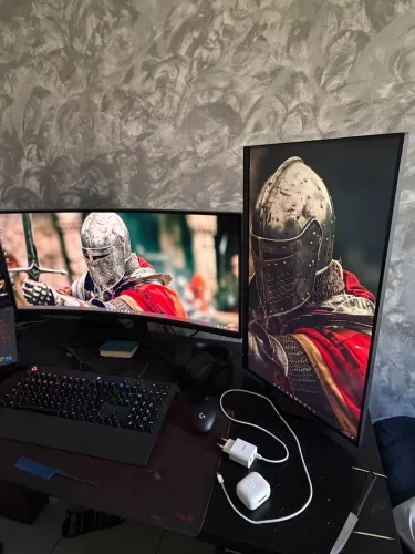 Vendo dois monitores profissionais um monitor de 34 polegadas 2k e outro de 27 polegadas