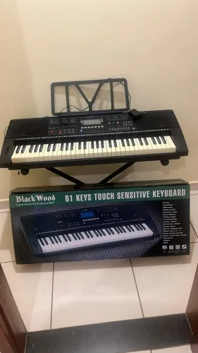Teclado Musical Bw7 Black Wood 61 Teclas 5/8 Preto