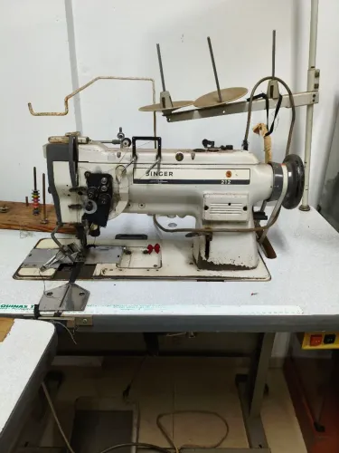 Máquina industrial singer