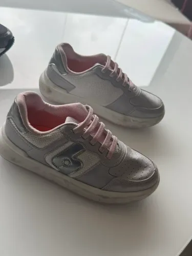Tênis feminino tamanho 31