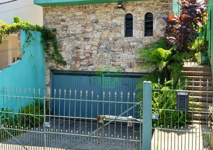 Sobrado a venda no Alto da Lapa, 3 dormitórios sendo 3 suítes, 4 vagas, 236 m
