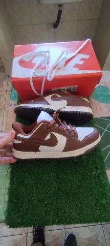 Tênis Nike Tam 40 branco e marrom