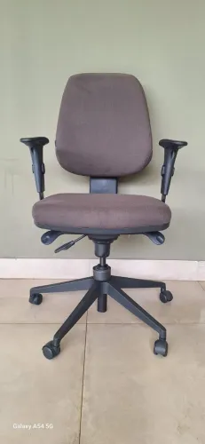 cadeira de escritório excelente 5 ajustes - Piracicaba SP