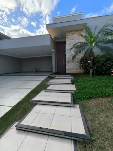 Casa para Venda | 3 Quartos | 3 Suítes | 2 Vagas | Zona Leste