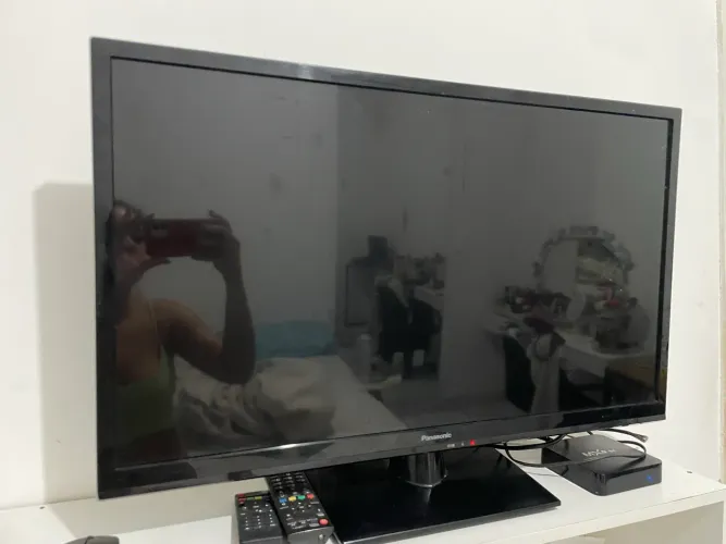 TV Panasonic TC-L32B6B 32? LED 