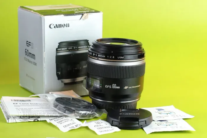 Canon EFS 60mm (Macro) USM