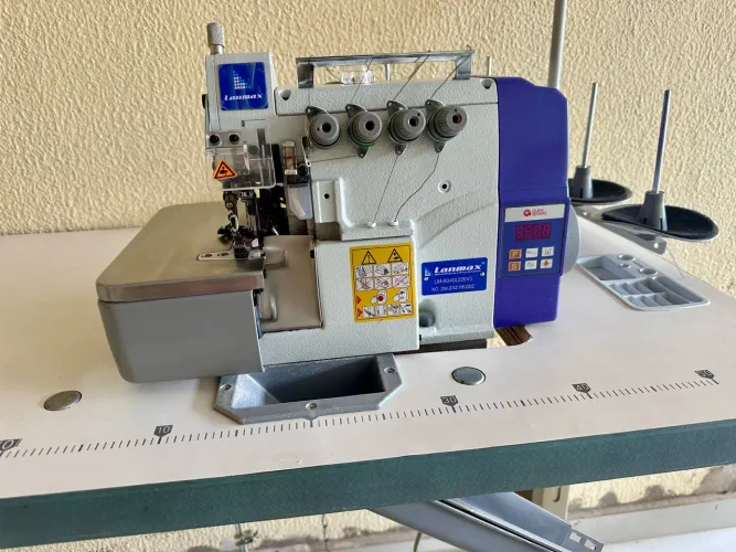 Máquina overloque industrial direct drive
