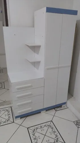 Vendo esse guarda roupa. tá novo. Valor 350 reais