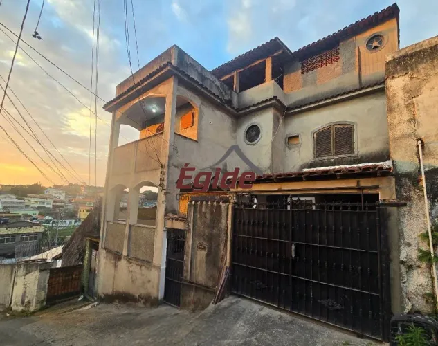 Excelente casa no Mutuá com 3 quartos sendo 1 suíte, sala, cozinha com despensa, 4 banheir