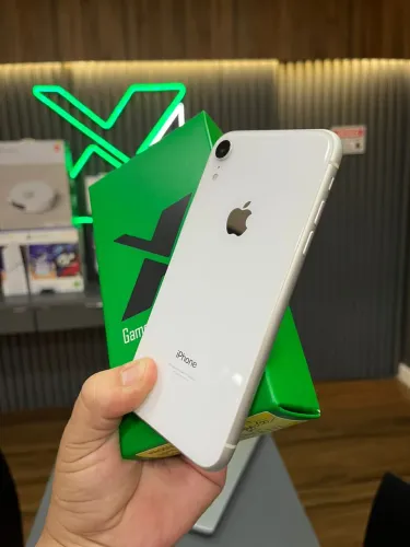 iPhone XR com garantia / entrego hoje