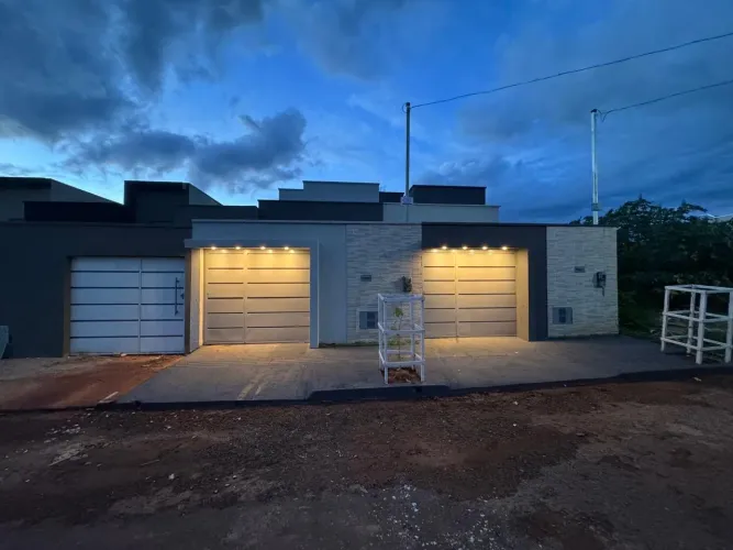 Casa 75m² - 2 Suítes - Churrasqueira - Região do Aeroporto 