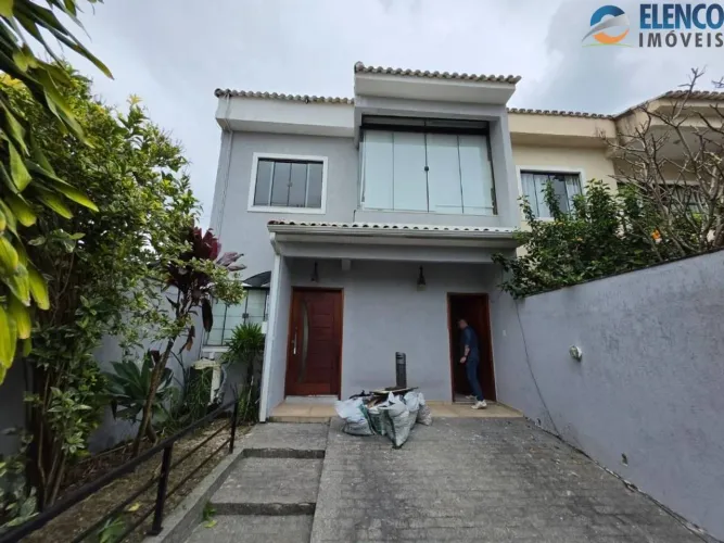 Casa com 3 quartos para alugar, 150 m² por R$ 6.300/mês - Piratininga - Niterói/RJ