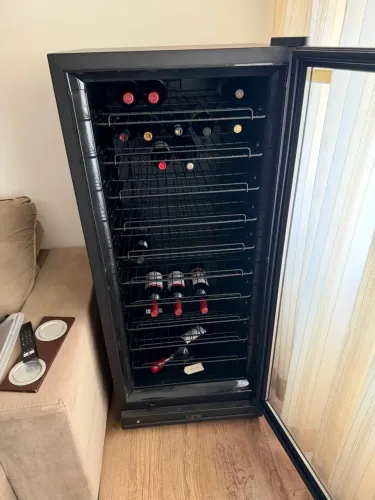 Adega de Vinho Venax 83 garrafas