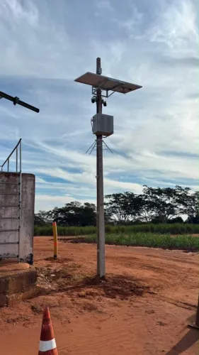 Kit Solar Off-Grid para Câmeras e Internet, Fazendas e Obras - Instalação Completa