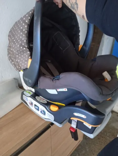Vende cadeirinha bebê conforto de carro . De 0a13kg