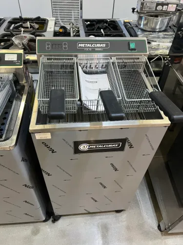 Fritadeira elétrica 3 cestos 8000w de potência nova pronta entrega 