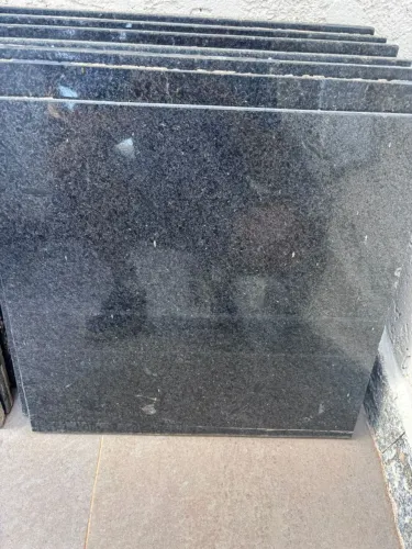 Vendo essas pedras de granitos