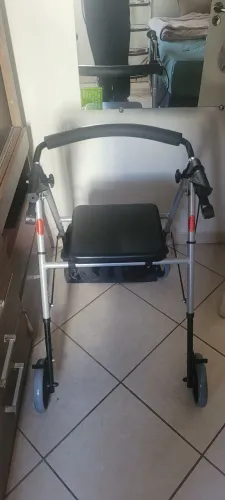 VENDE-SE ANDADOR PARA IDOSO