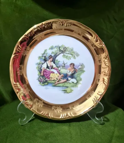 PRATO DE PORCELANA BANHADO A OURO PARA BOLOS /PUDIM /DOCES